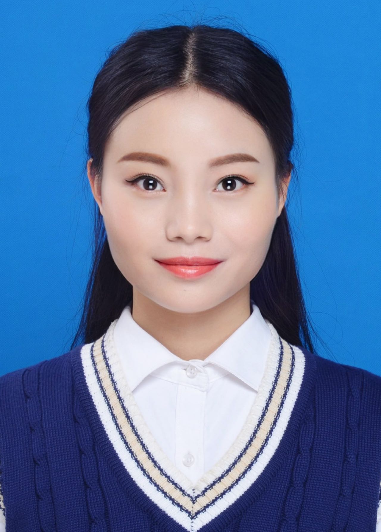 江小云教师资格证照片
